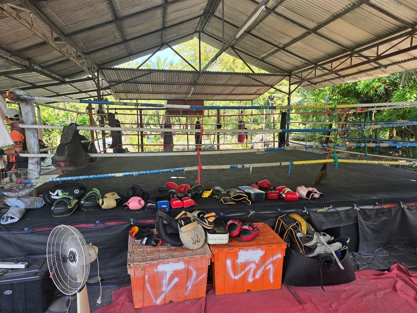 Photograph of ค่ายมวยบุญลือ
