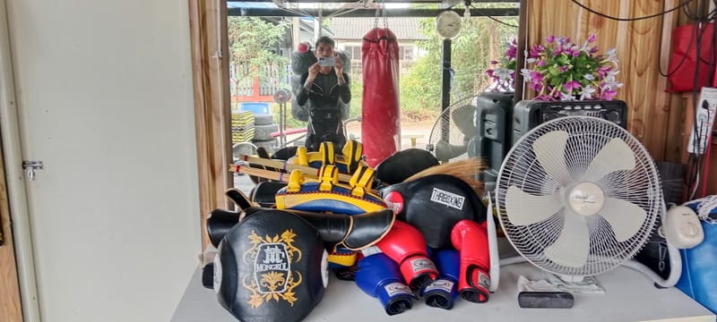 Photograph of เกียรติชูไทย
